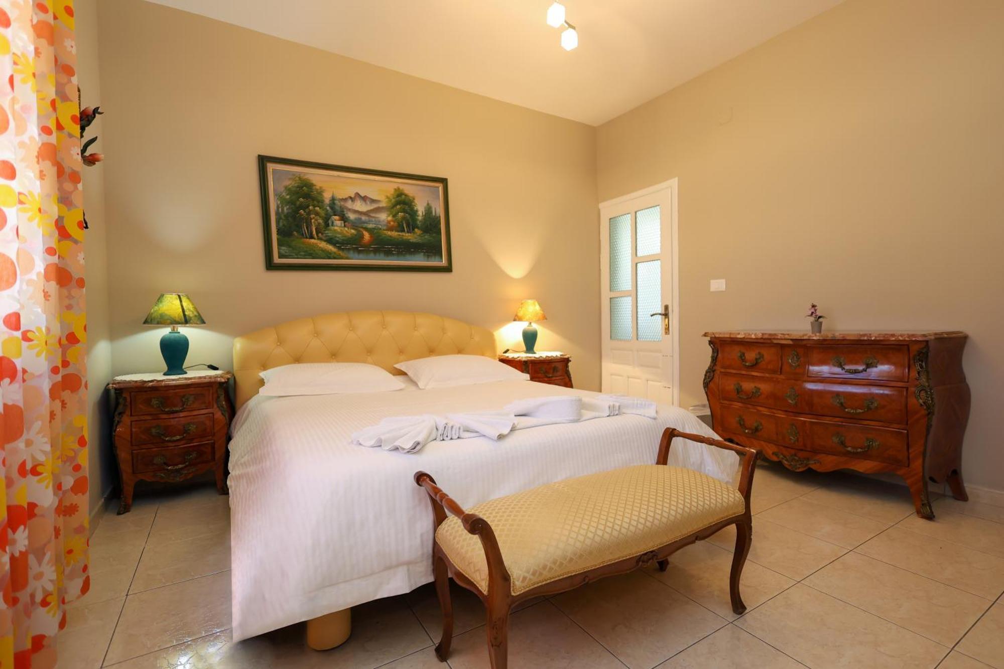Apartaments Mimani 2 Μπεράτ Δωμάτιο φωτογραφία
