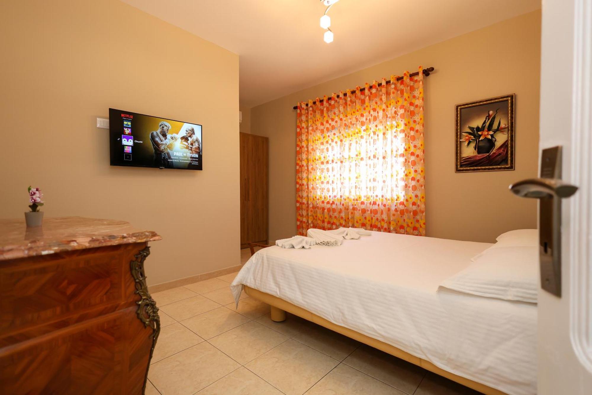 Apartaments Mimani 2 Μπεράτ Δωμάτιο φωτογραφία